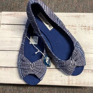 American Eagle navy Aubrey open toe denim look flats size 8